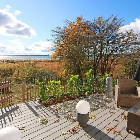 بيت للعطل Dreamer Luxus-caravan Am Achterwasser, *