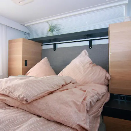 بيت للعطل Dreamer Luxus-caravan Am Achterwasser,