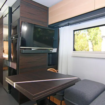 Dreamer Luxus-caravan Am Achterwasser, بيت للعطل *